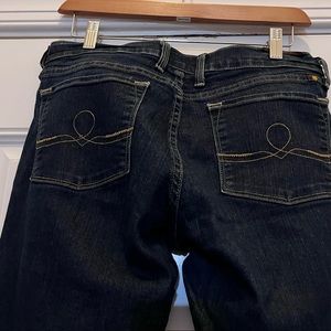 Lucky Brand ankle jeans with pockets. Zipper  front Size 12/31